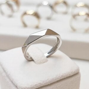 Anvi Minimal Band Silver Ring